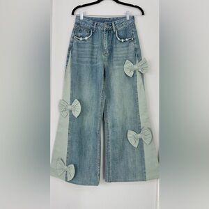 Stylish Blue Jeans with Bow Accents